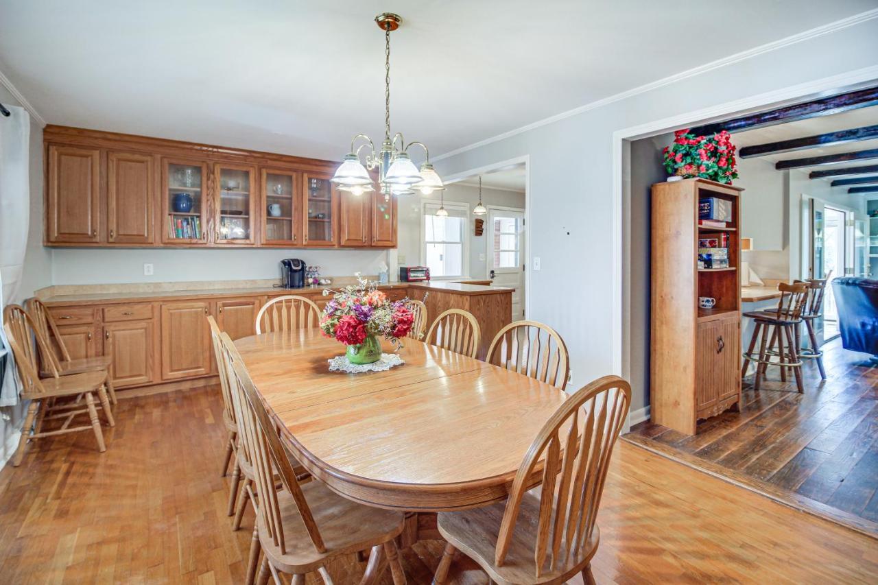 Bright Cartersville Home With Fire Pit And Sunroom! Exterior foto